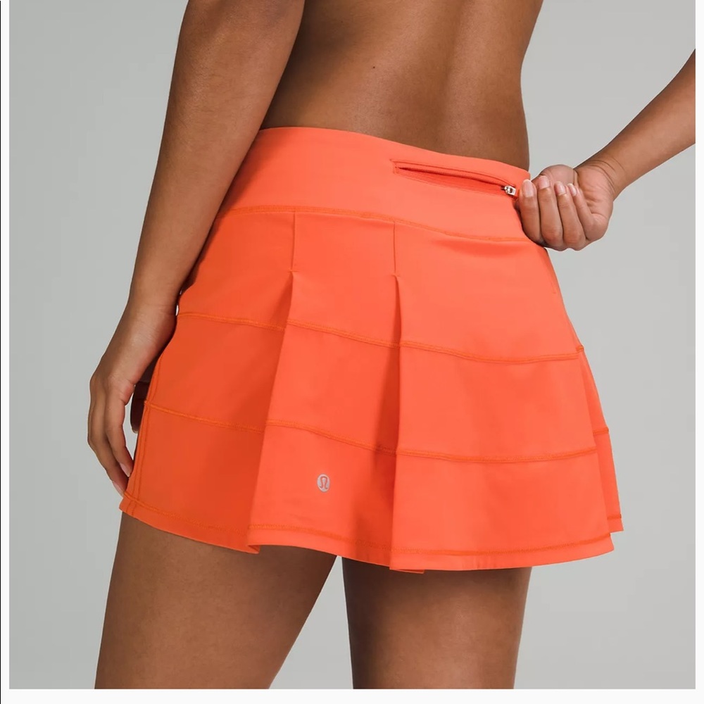 NWOT lululemon skirt